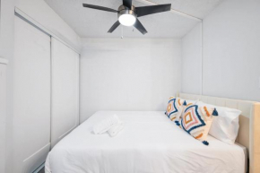 Luxury 1B1B Studio with Free Parking
